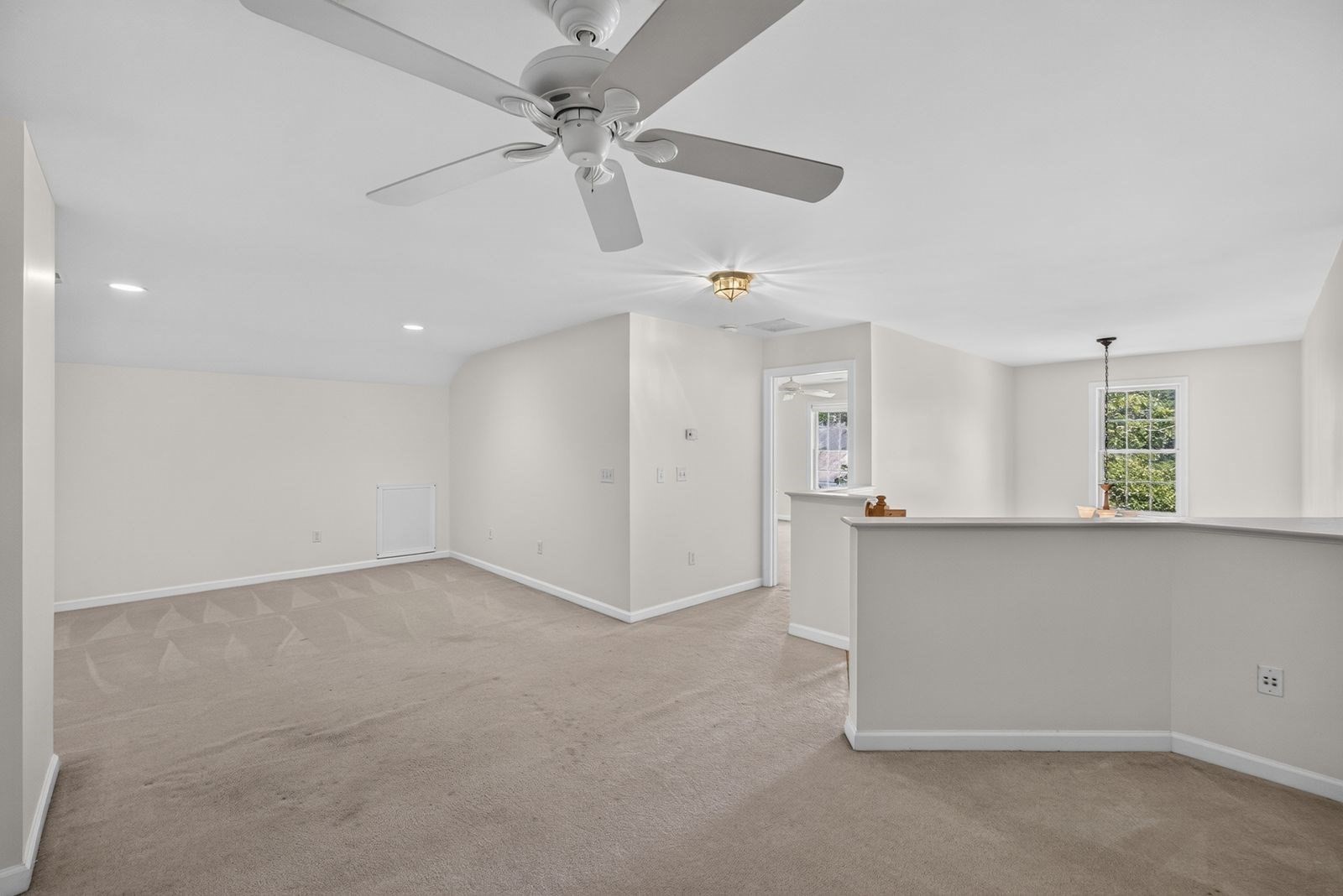 5 Highbank Trail Property Photo 25