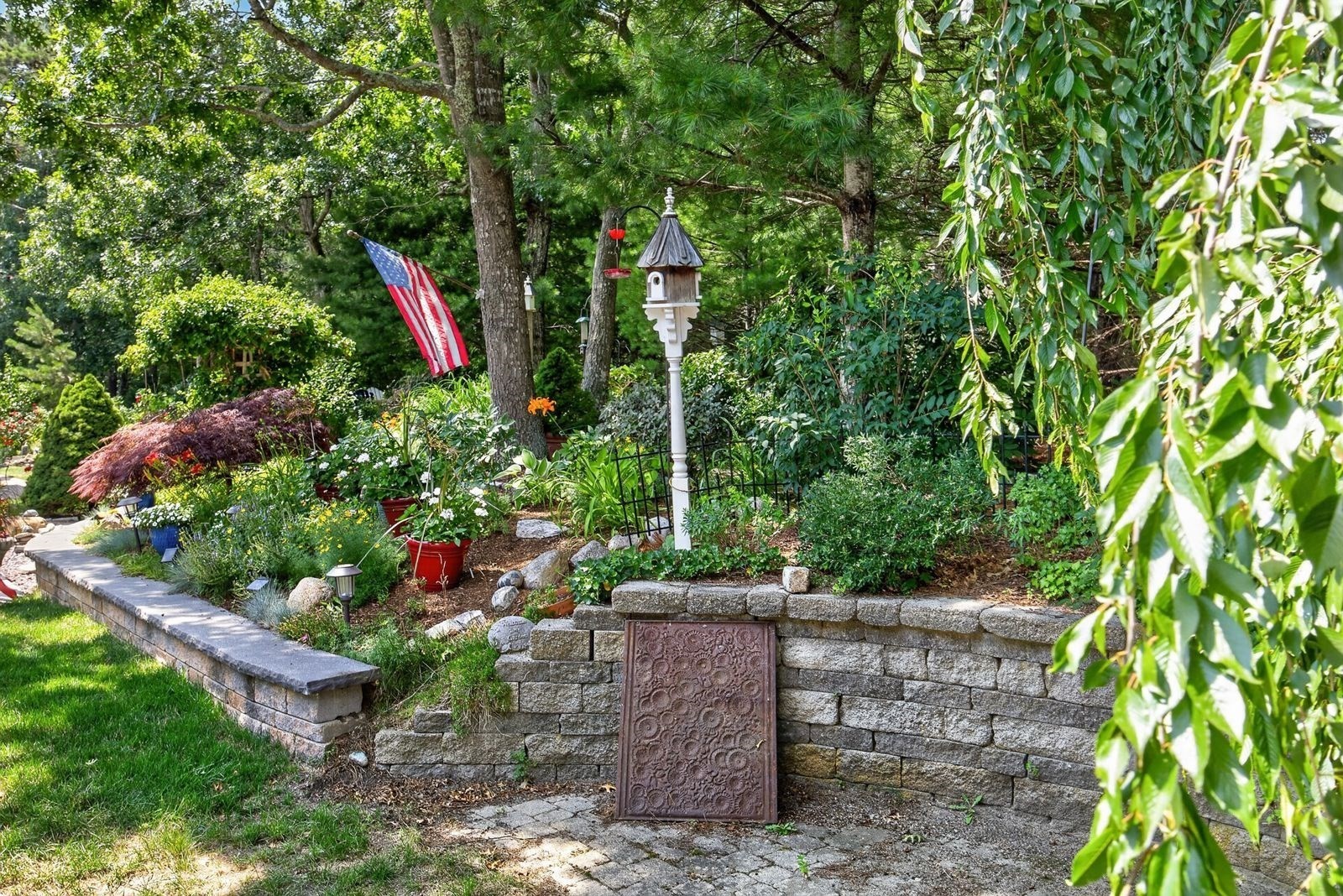 5 Highbank Trail Property Photo 36