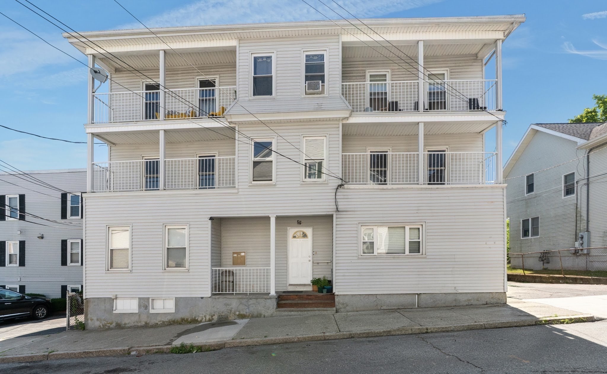 554 Third St Property Photo 1