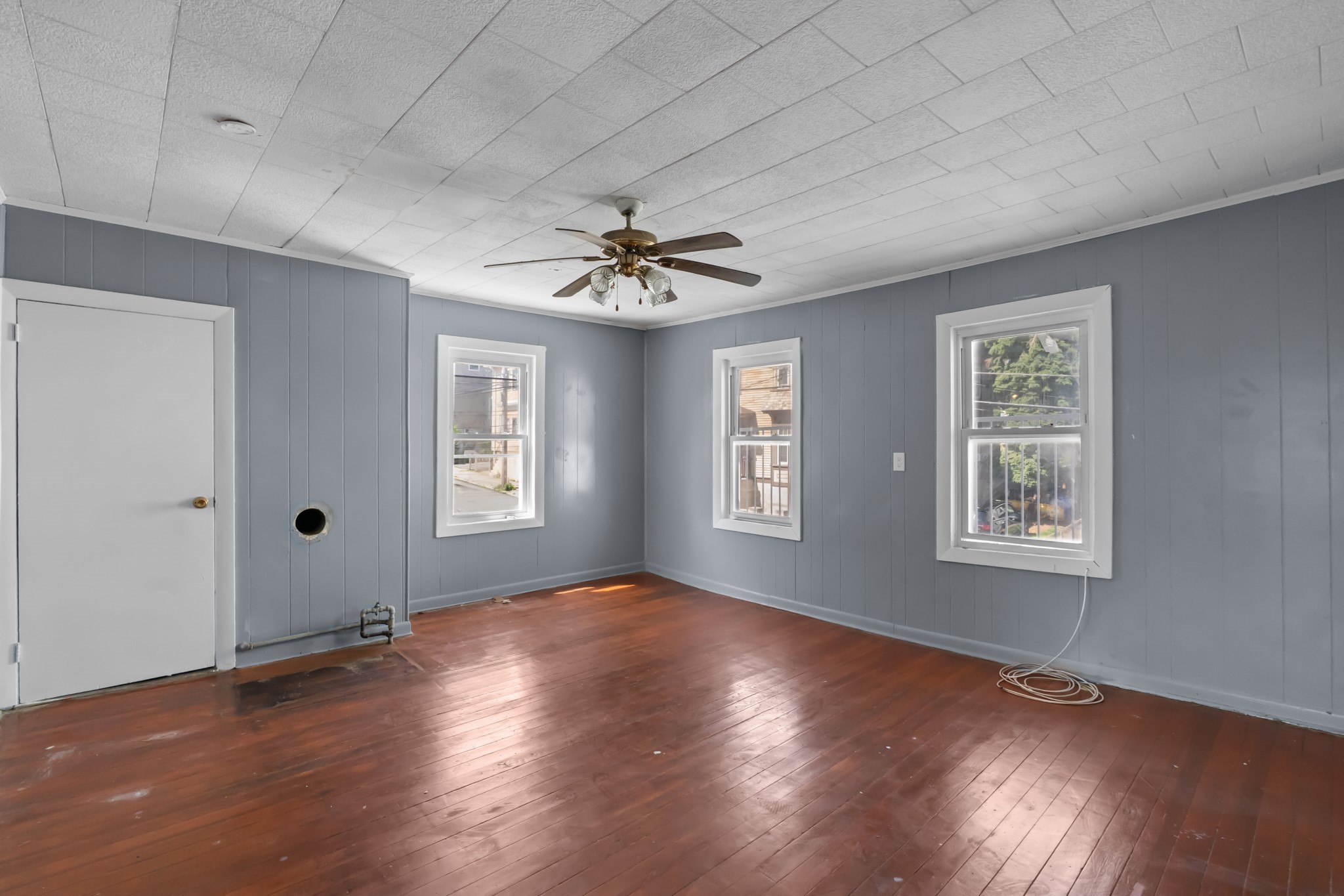 554 Third St Property Photo 13