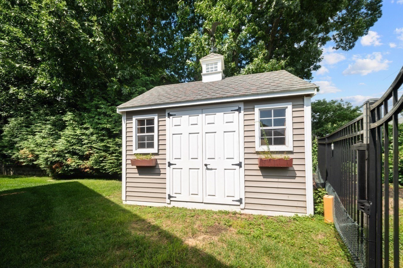 10 Juniper Hill Road Property Photo 38