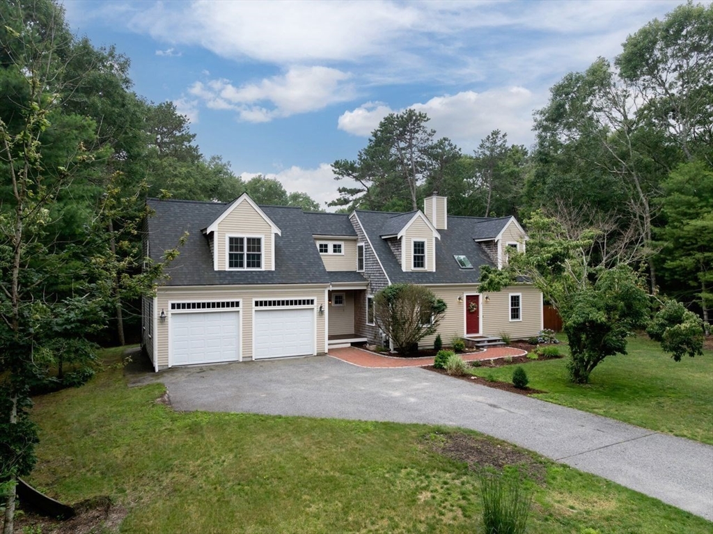 185 Bournehurst Drive Property Photo 1