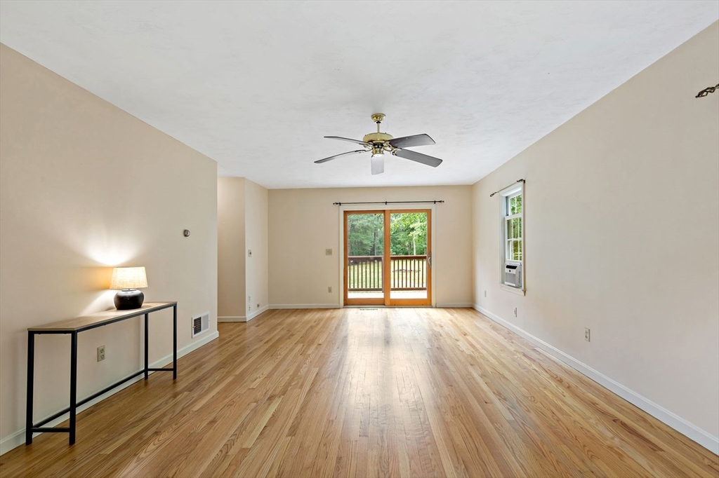185 Bournehurst Drive Property Photo 11