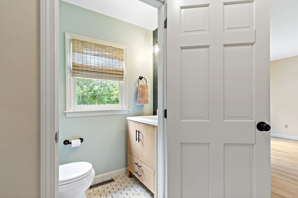 185 Bournehurst Drive Property Photo 17