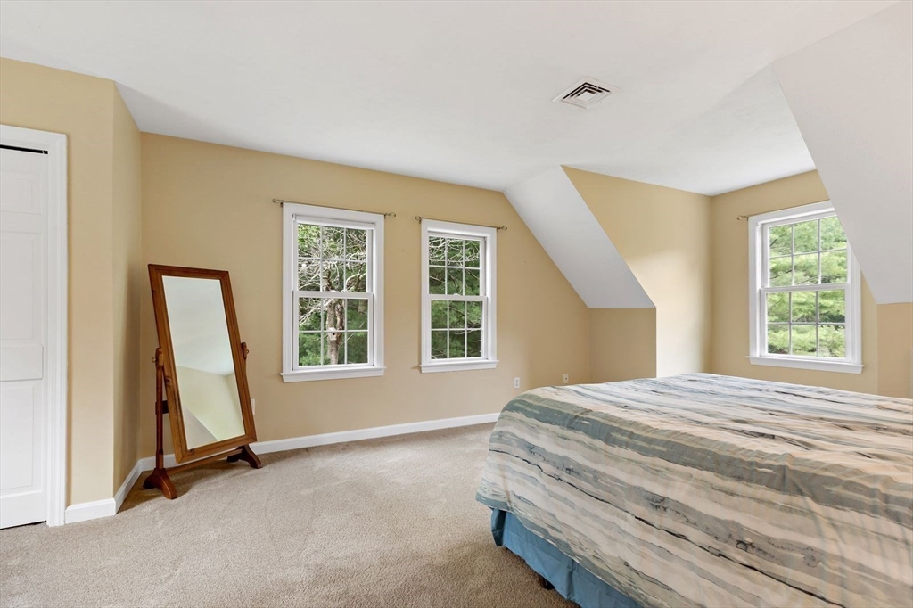 185 Bournehurst Drive Property Photo 24