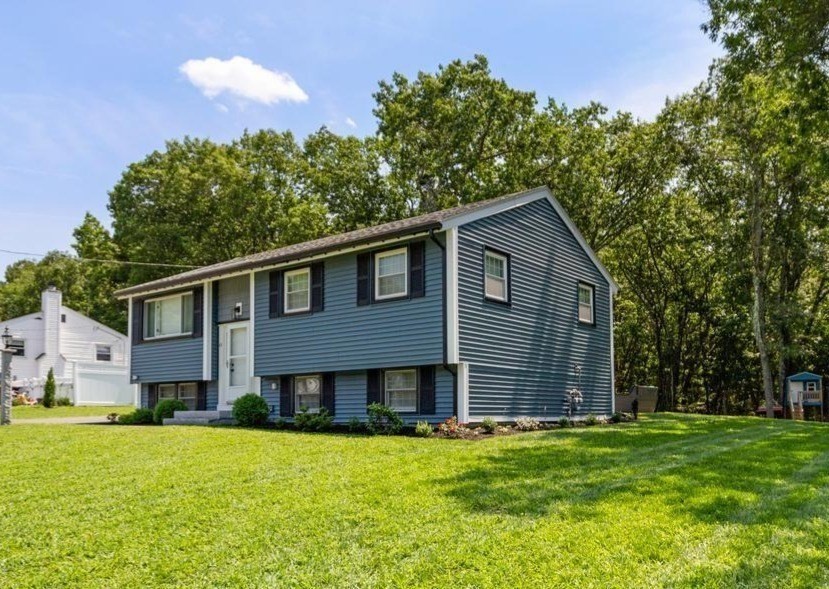 43 Newport Drive Property Photo 1
