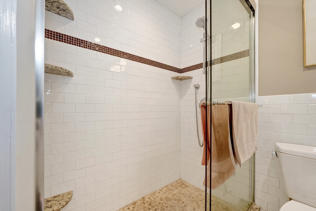 8 Pilgrim Drive # A Property Photo 15