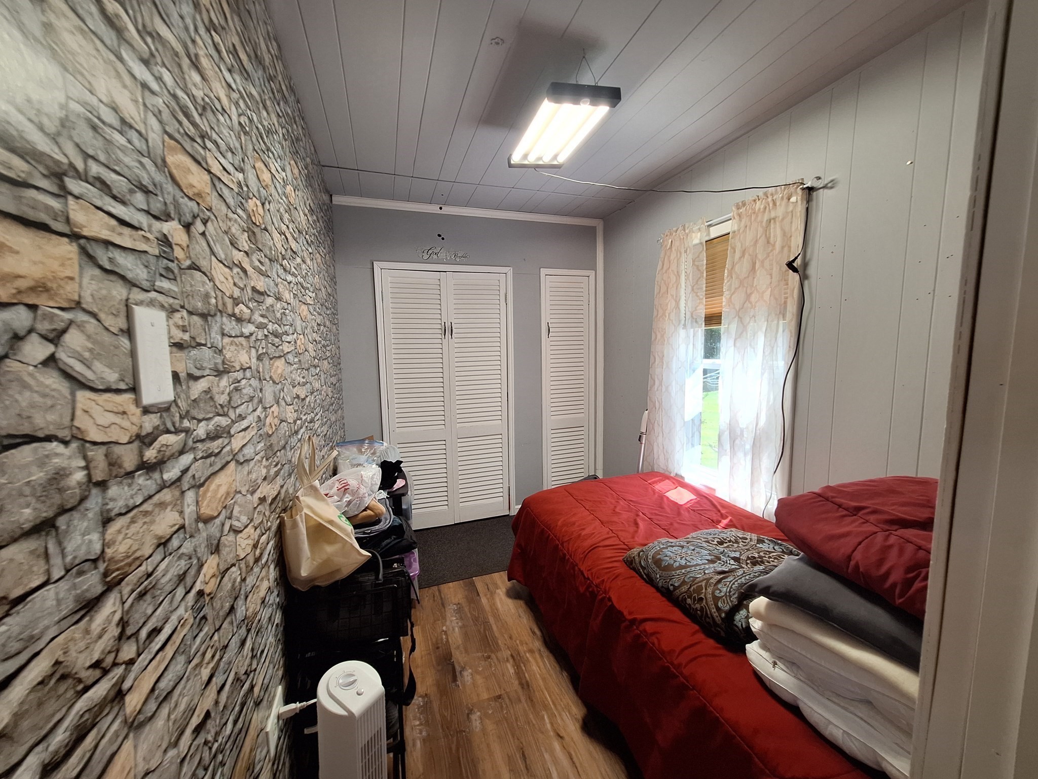 407 Clarendon St Property Photo 19