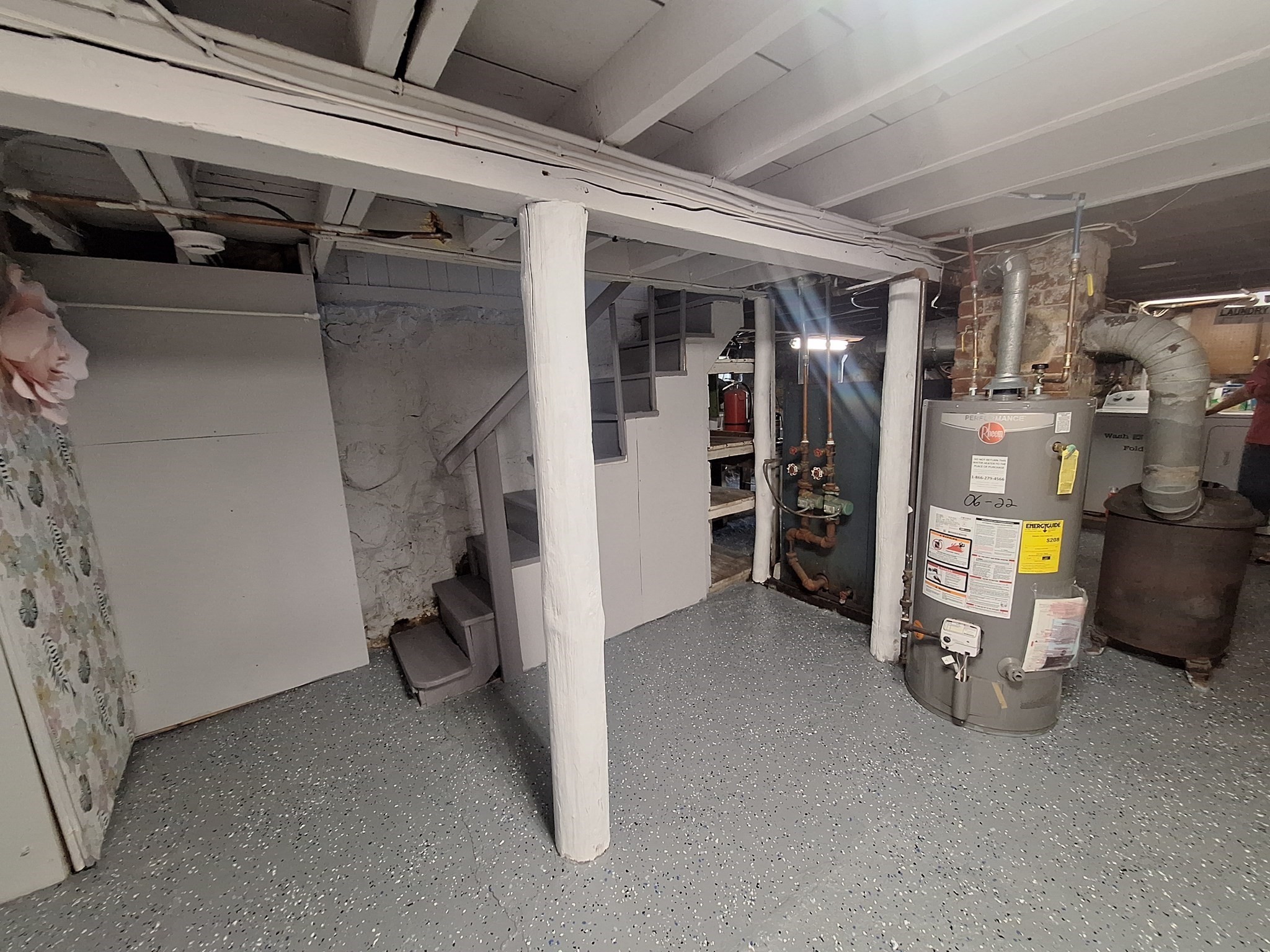 407 Clarendon St Property Photo 26