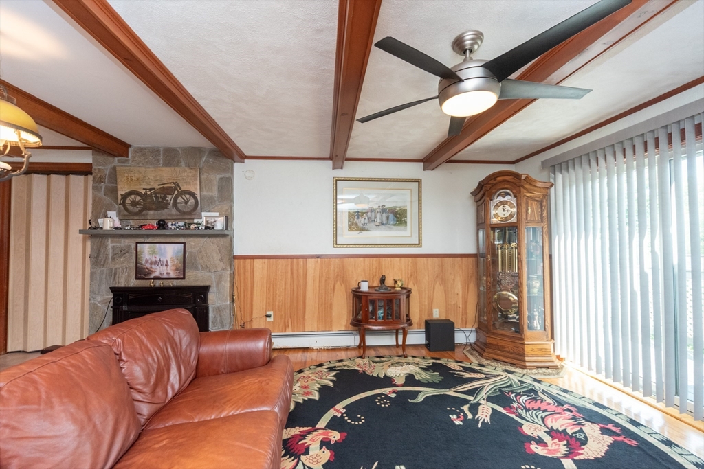28 Highland St Property Photo 5