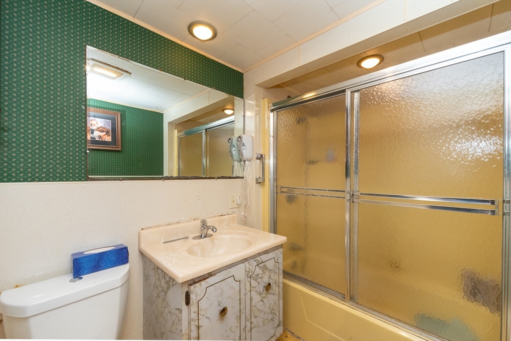 28 Highland St Property Photo 8