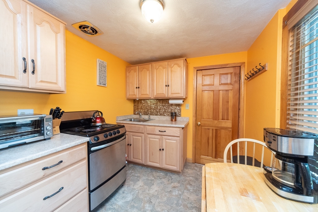 28 Highland St Property Photo 15