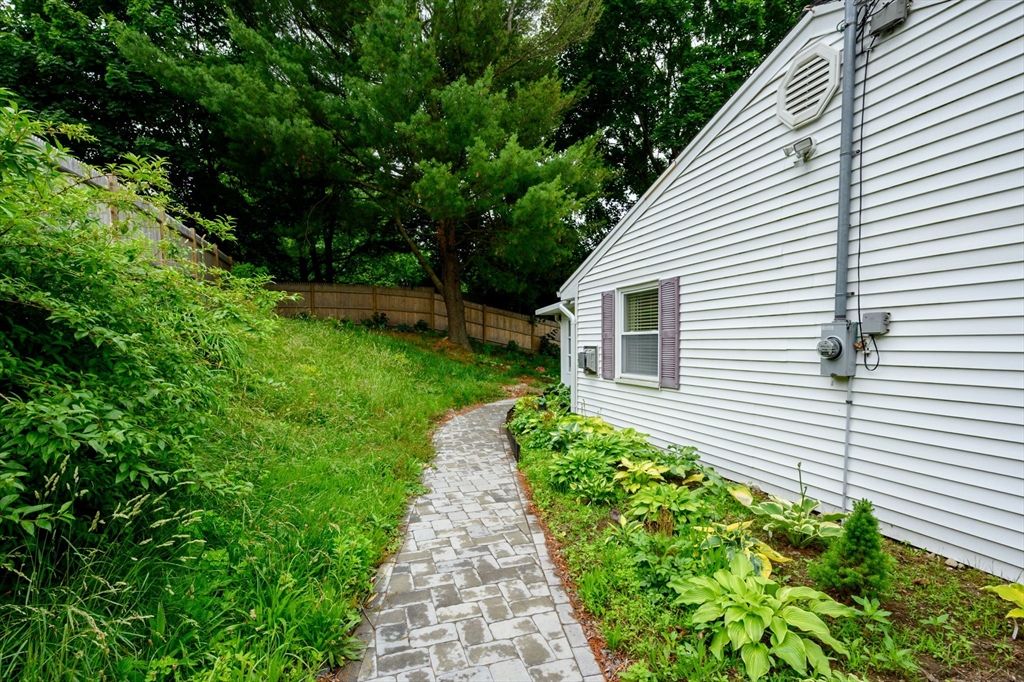 79 Brookville Ave Property Photo 28