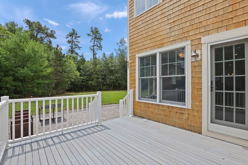 10 Pond Edge Trl Property Photo 6