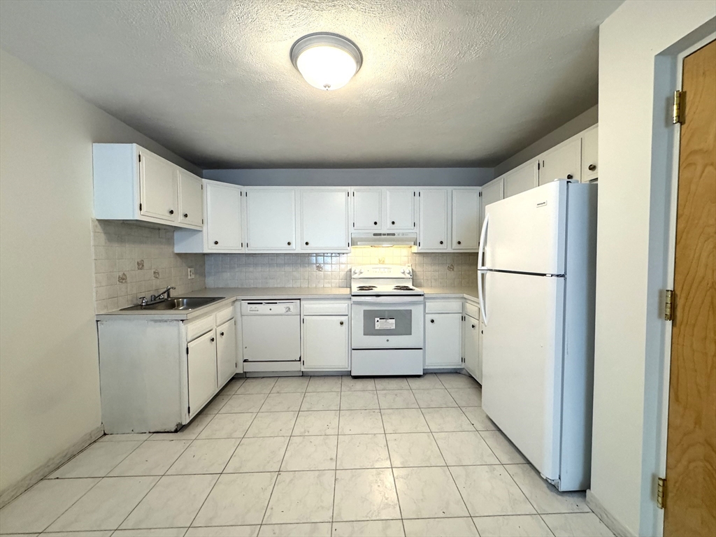 6 Mclean Pl # 5 Property Photo 1
