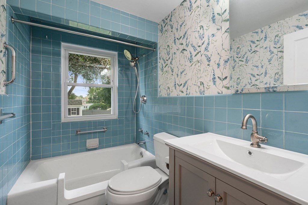 15 Temple Rd. Property Photo 13