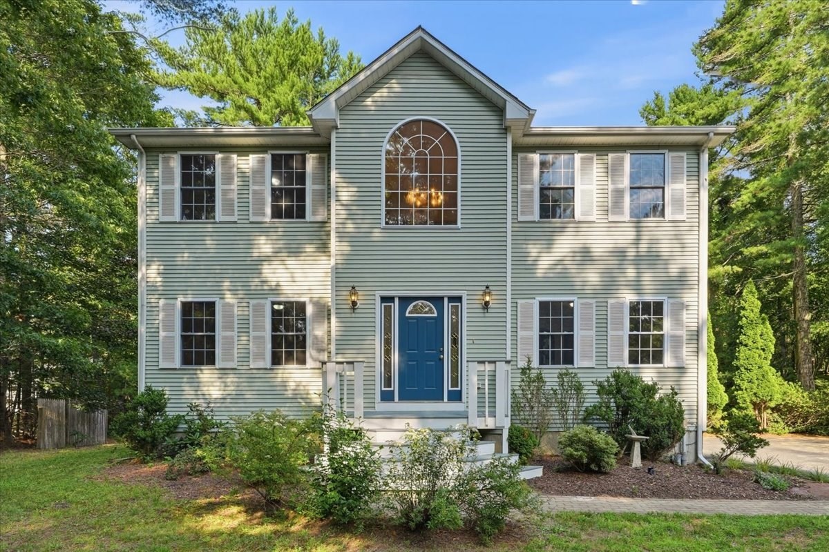 8 Rebecca Rd