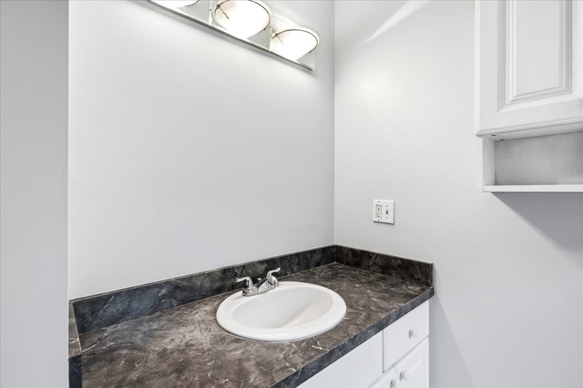8 Rebecca Rd Property Photo 26