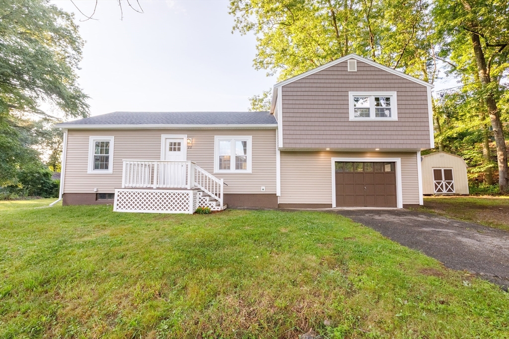 22 Lakeside Ave Property Photo 1