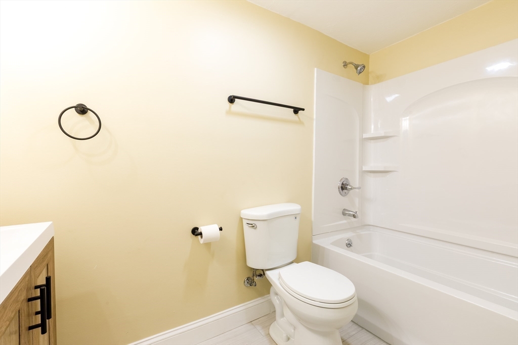 22 Lakeside Ave Property Photo 14