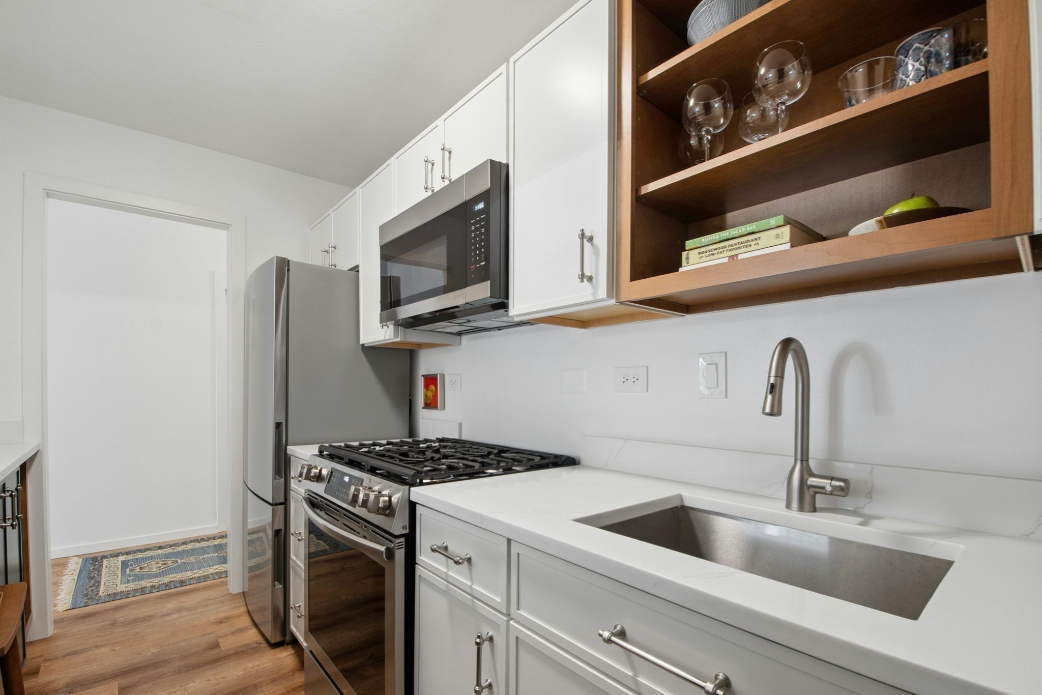 6 Whittier Pl # 3l Property Photo 4