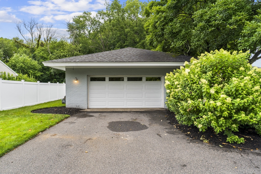 83 Braemoor Rd Property Photo 35