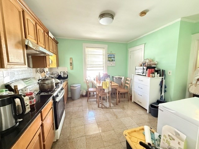 40 Woodbine St Property Photo 10