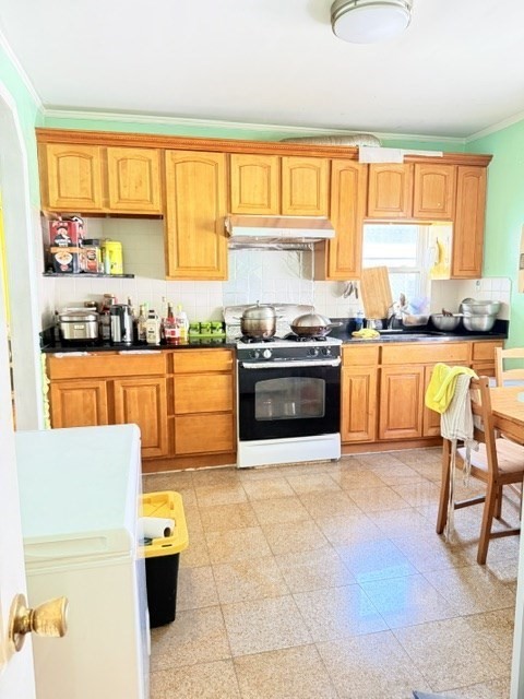 40 Woodbine St Property Photo 12