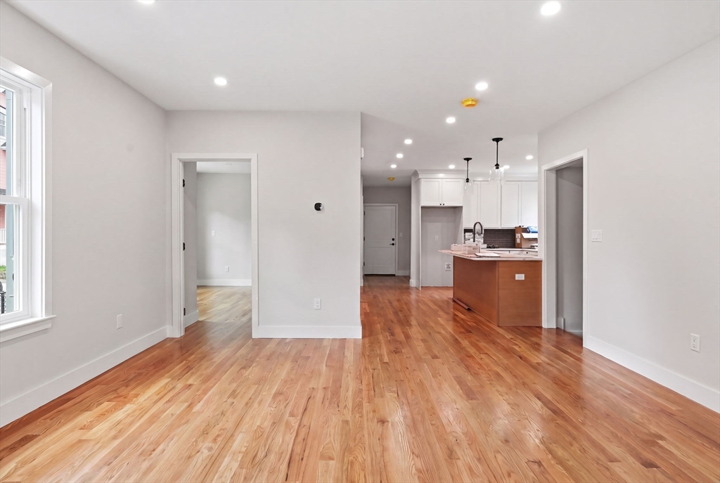 183 Madison St Property Photo 4