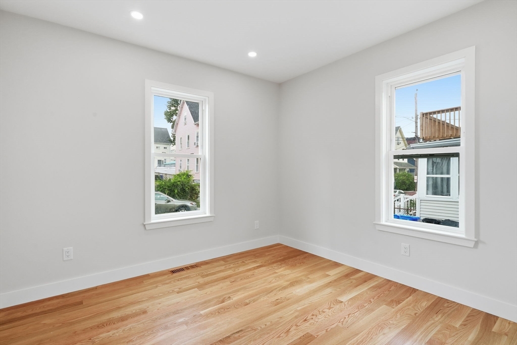 183 Madison St Property Photo 10