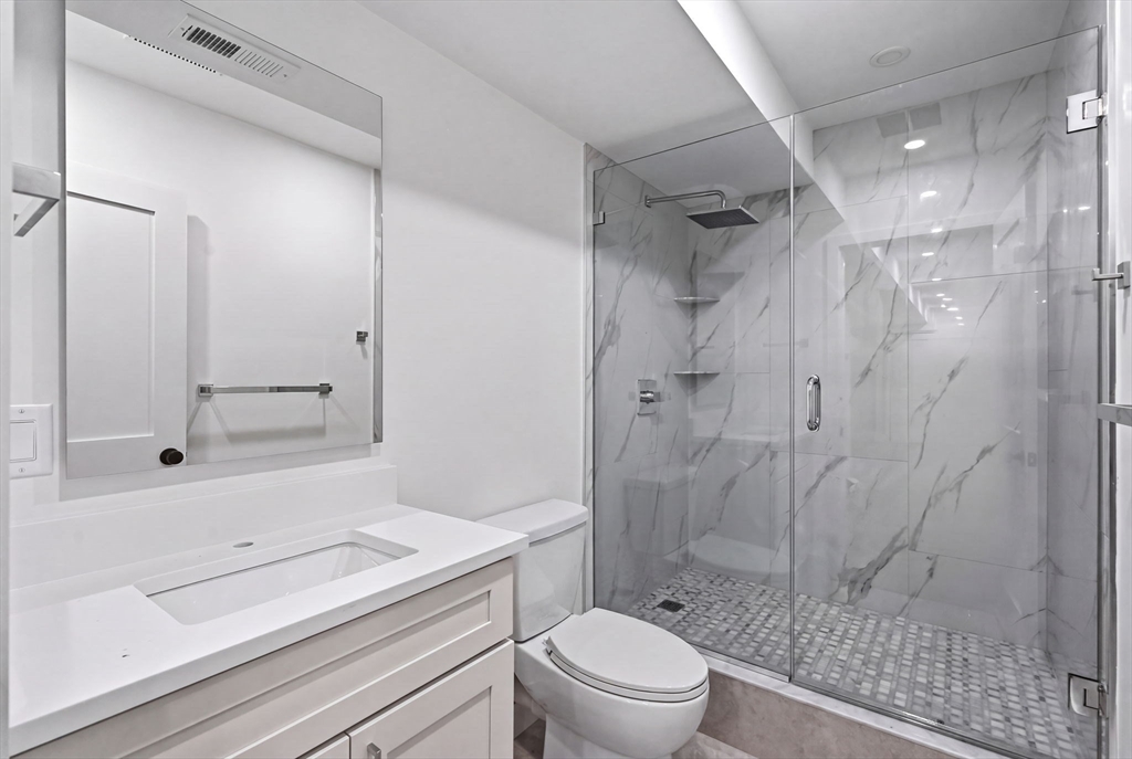 183 Madison St Property Photo 11