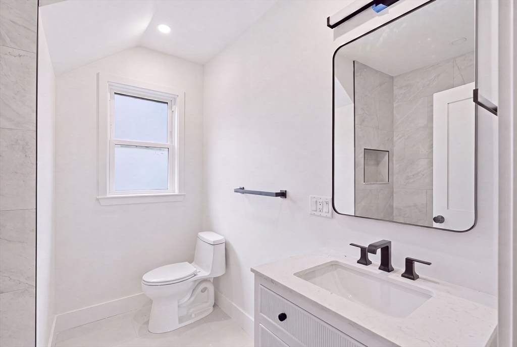 183 Madison St Property Photo 12