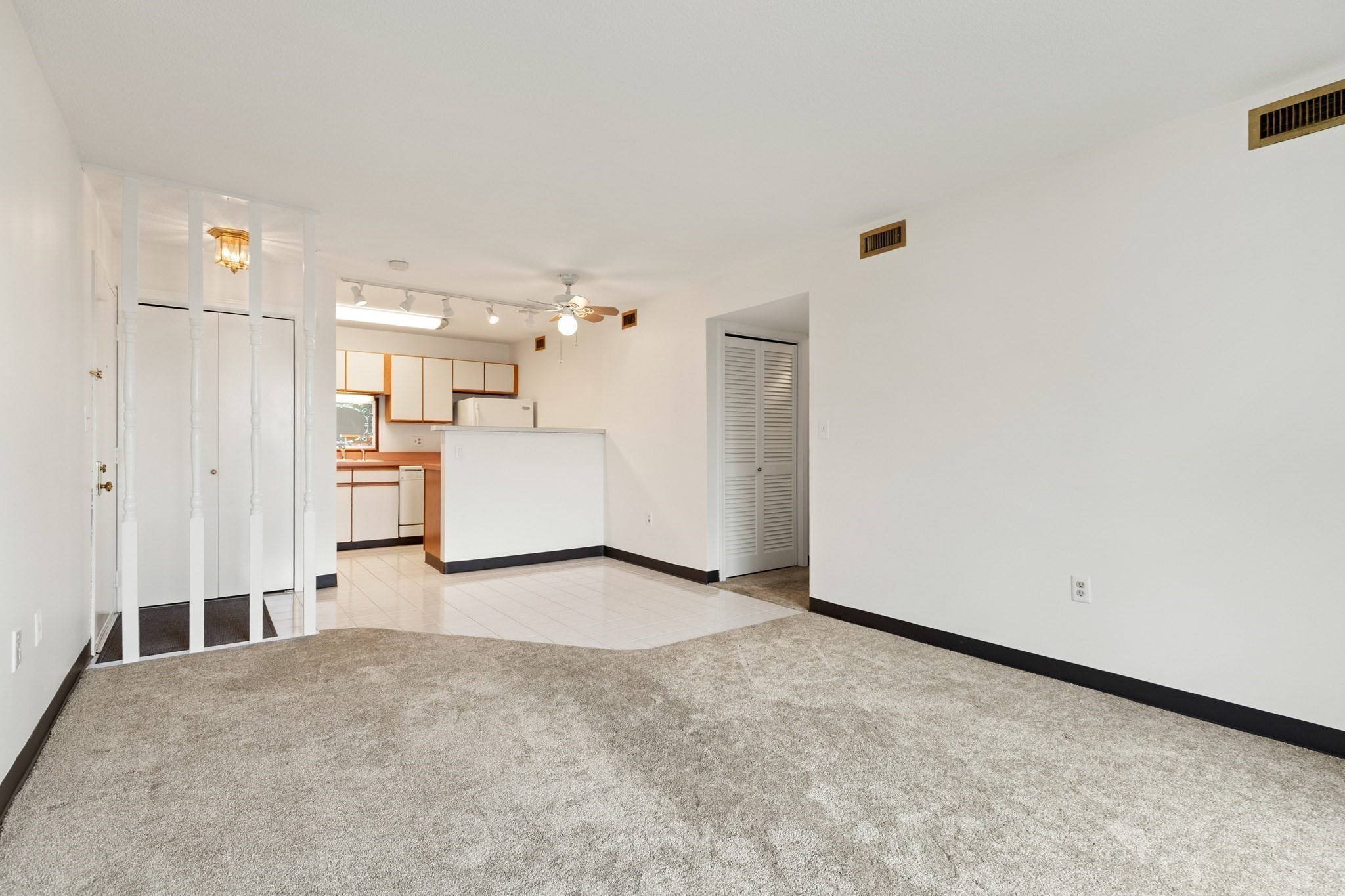 21 Margin St # 27 Property Photo 7