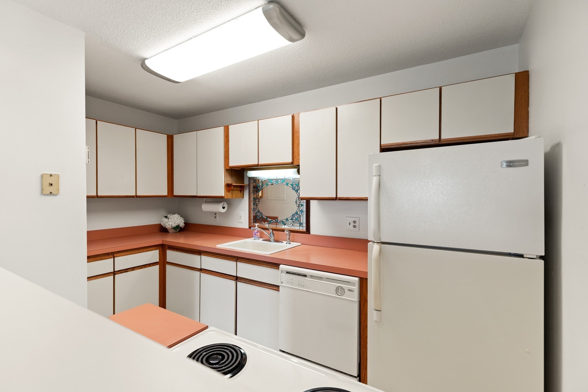 21 Margin St # 27 Property Photo 11