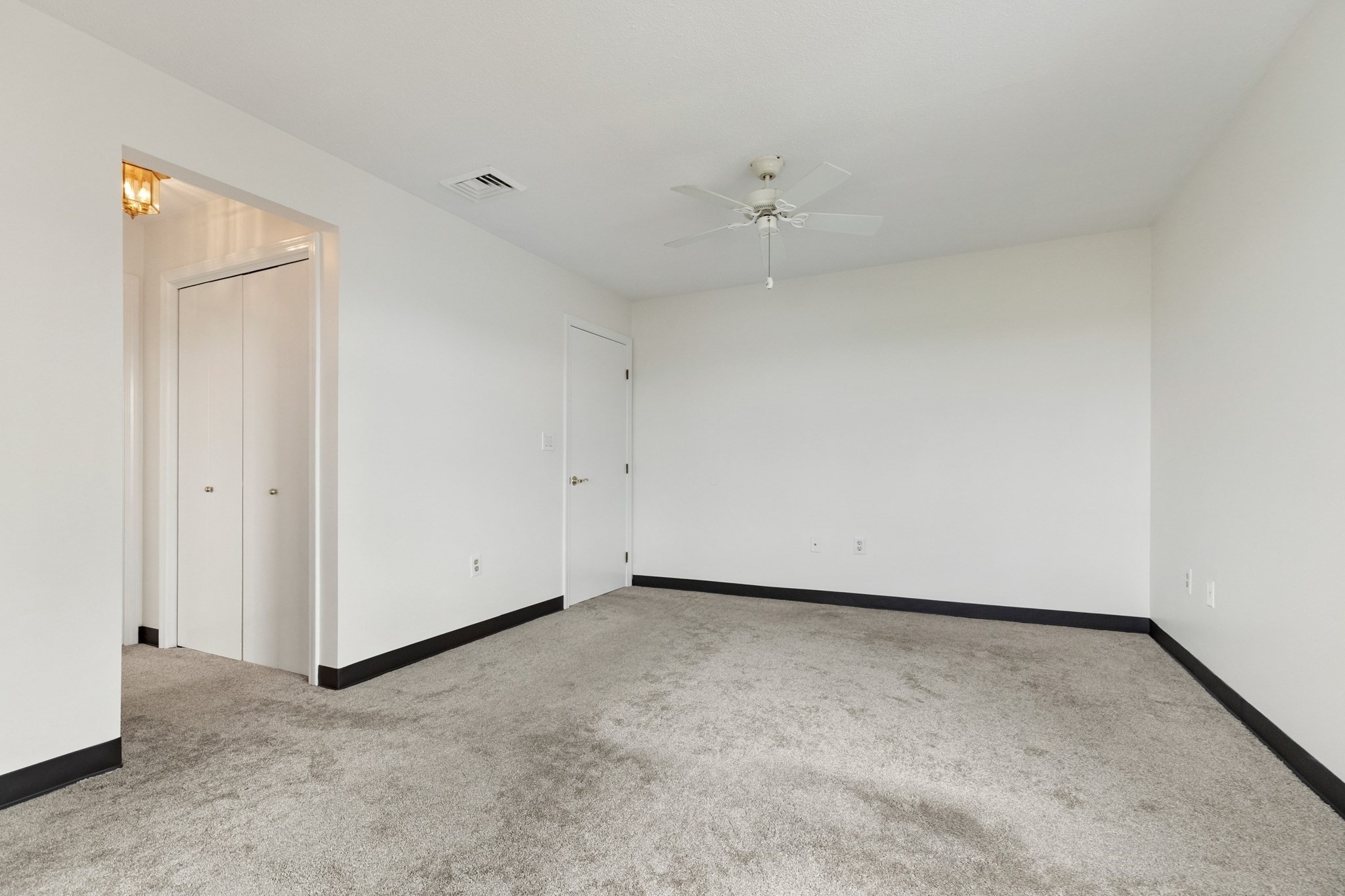 21 Margin St # 27 Property Photo 13