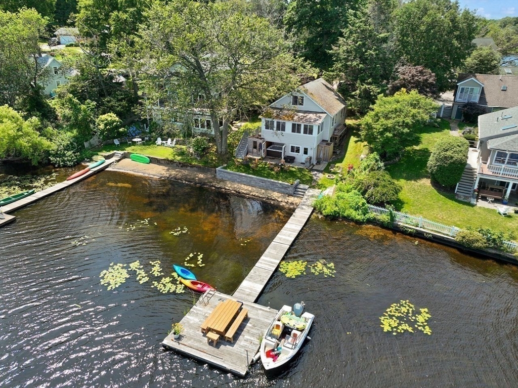 44 Lakeshore Dr Property Photo 1