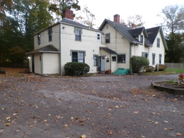 230 Summer St Property Photo 1