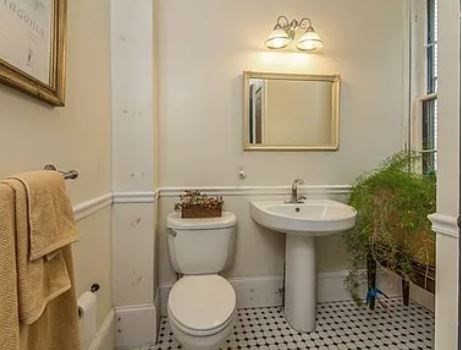 230 Summer St Property Photo 5