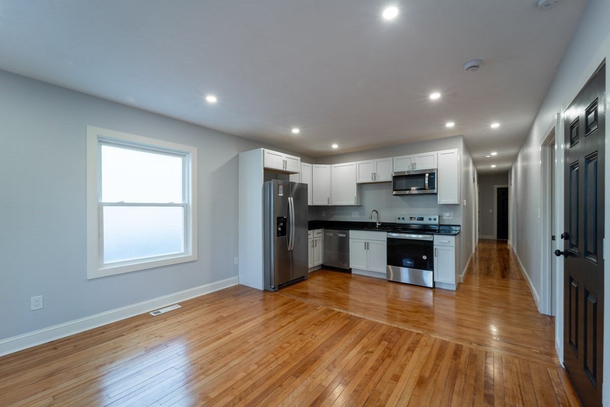 72 Florence St # 1 Property Photo 8