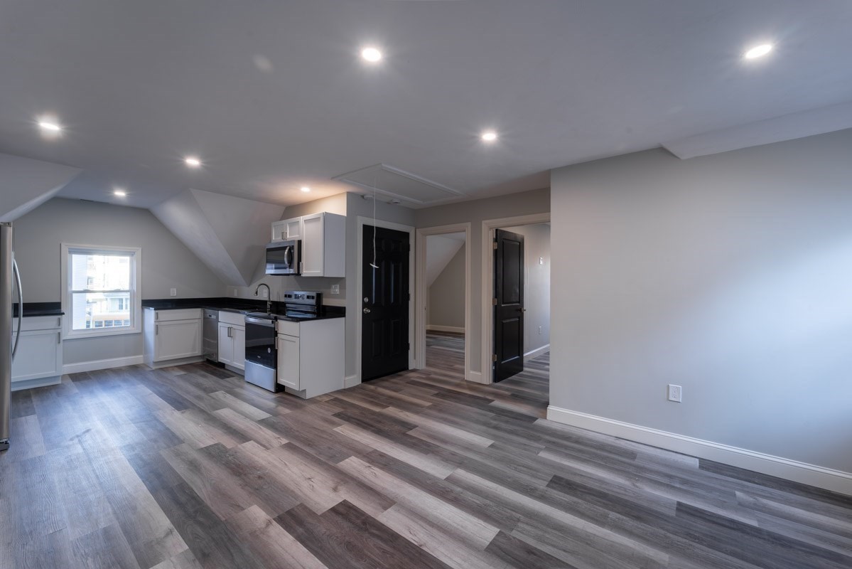 72 Florence St # 2 Property Photo 6