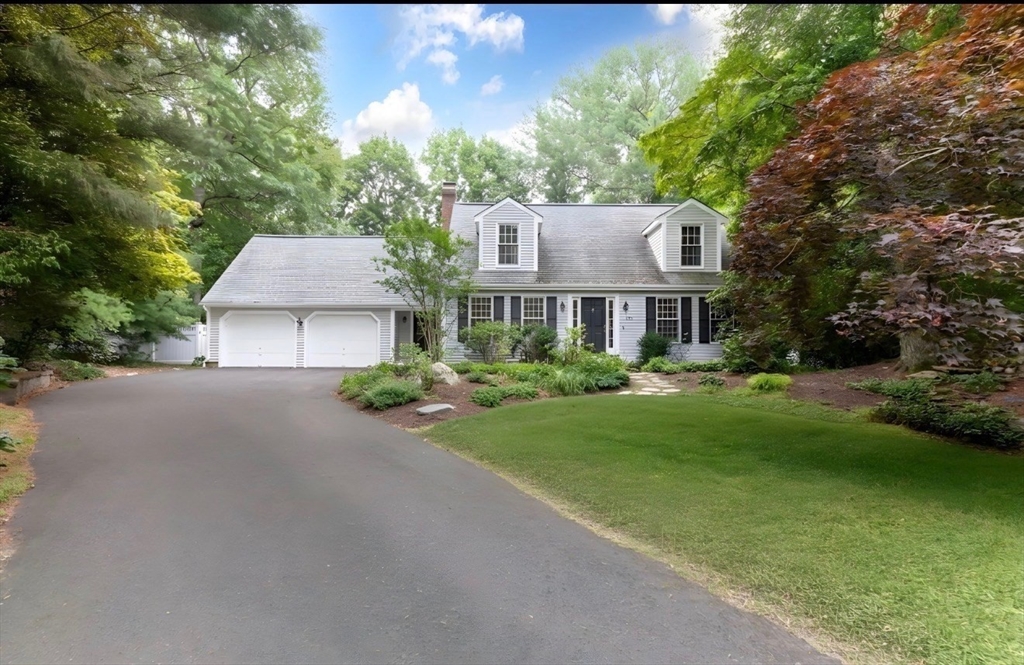 135 Lawndale Rd Property Photo 1