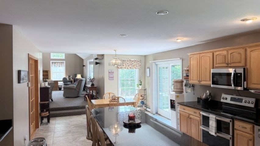 5 Grace Dr Property Photo 4