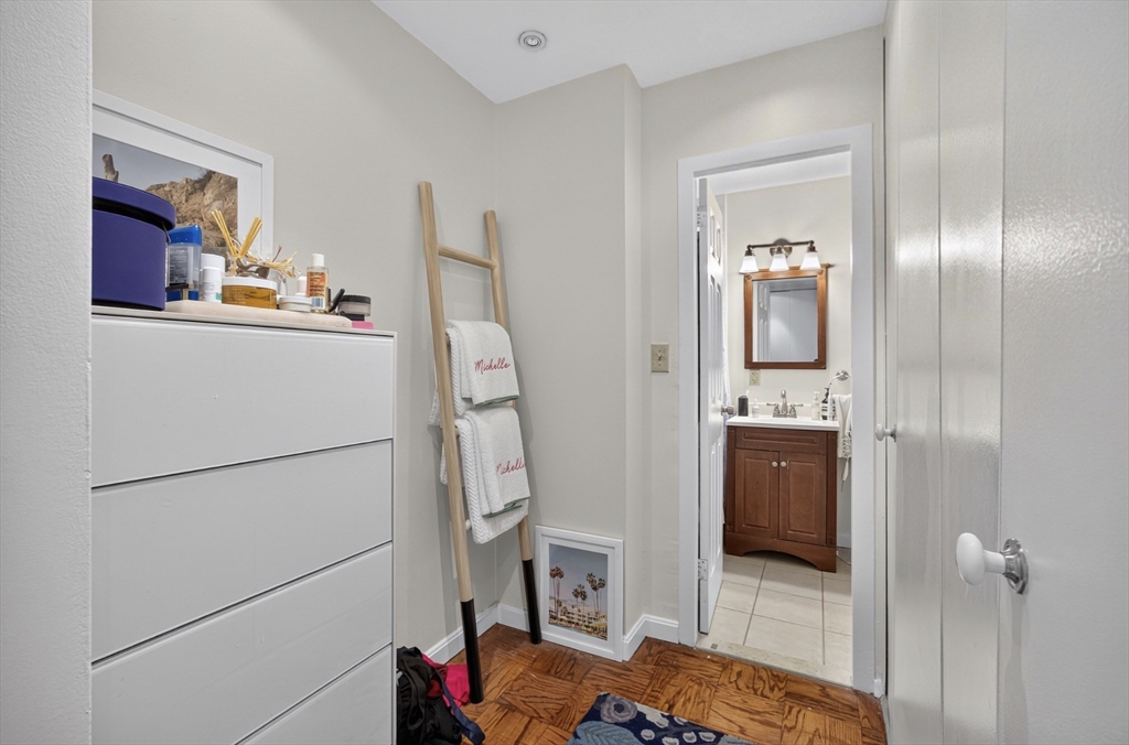 2 Hawthorne Place # 17g Property Photo 10
