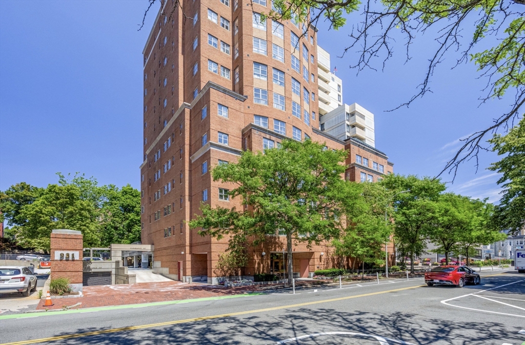 931 Massachusetts Ave # 605 Property Photo 1
