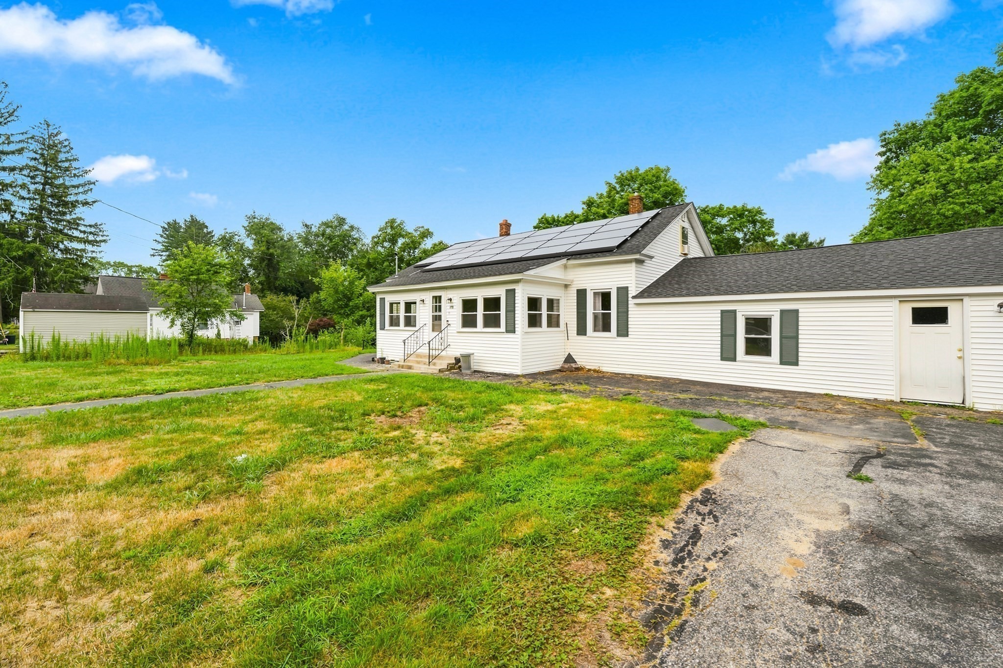 270 N Brookfield Road Property Photo 2