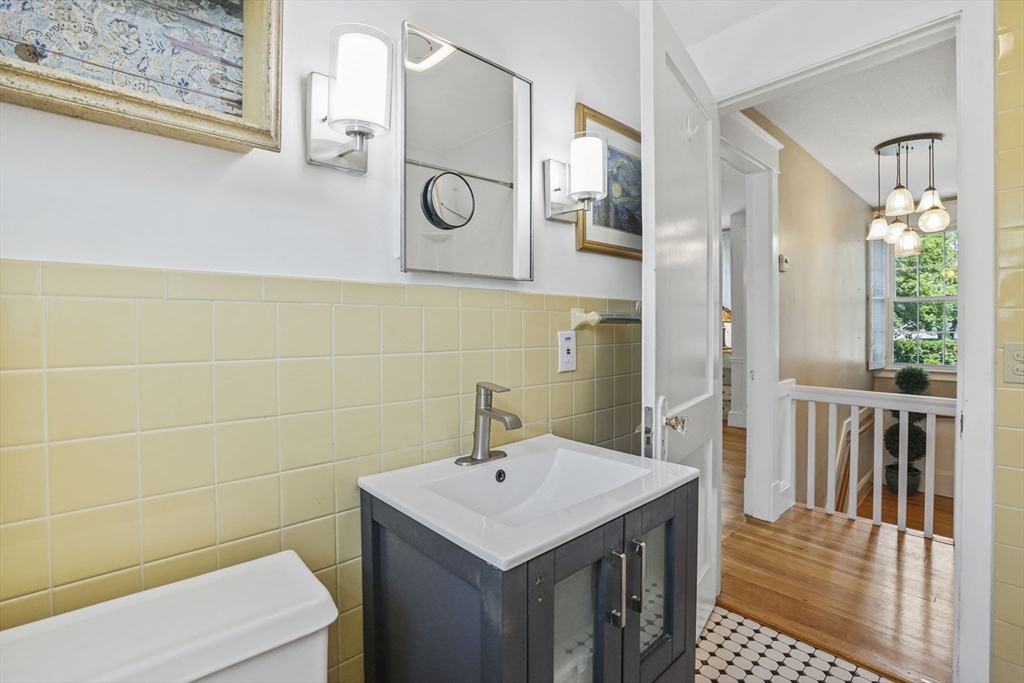 174 Hopkins Pl Property Photo 31