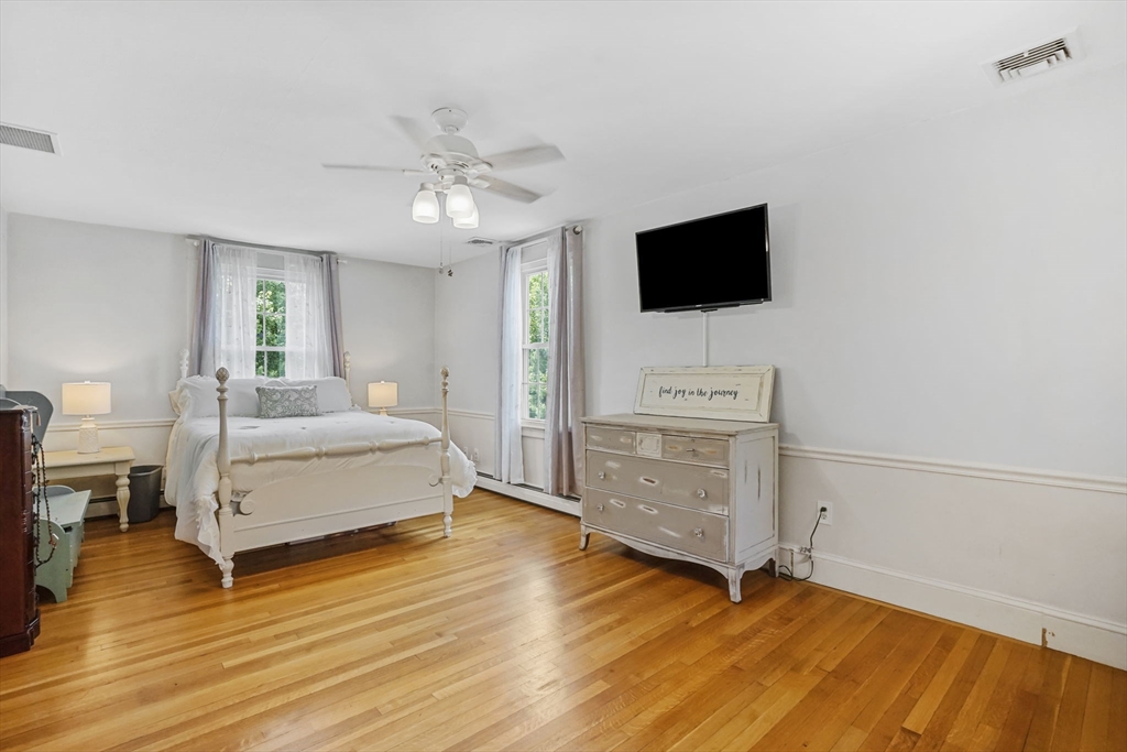 174 Hopkins Pl Property Photo 33