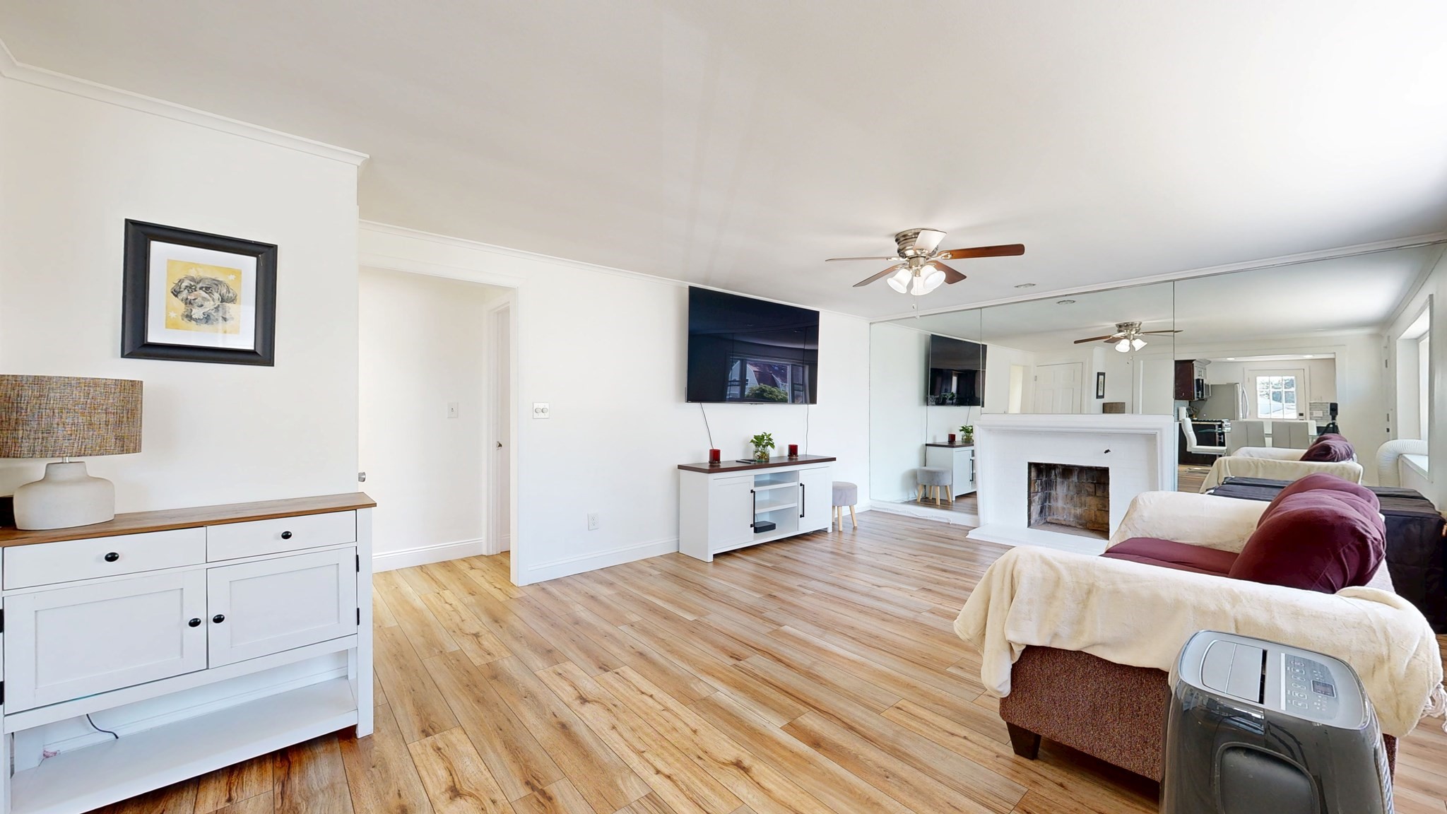 28 Deforest St Property Photo 2