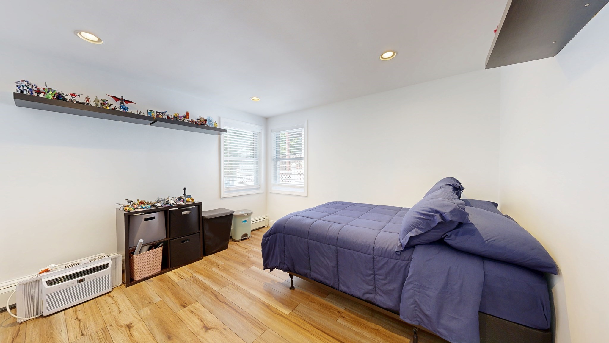 28 Deforest St Property Photo 15