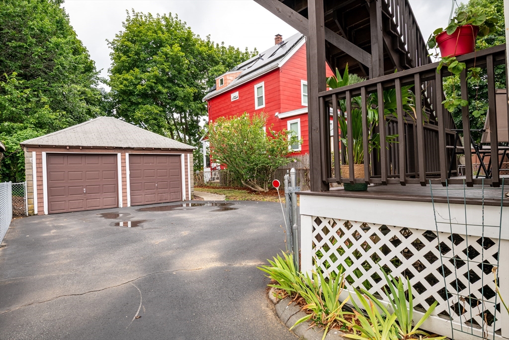 66 Almont St Property Photo 4